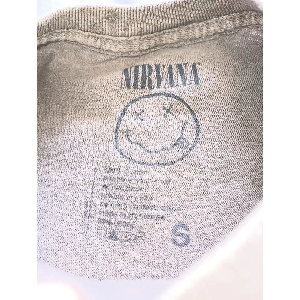 Nirvana Graphic Band T-Shirt Women Size Small Short sleeve - Picture 2 of 3